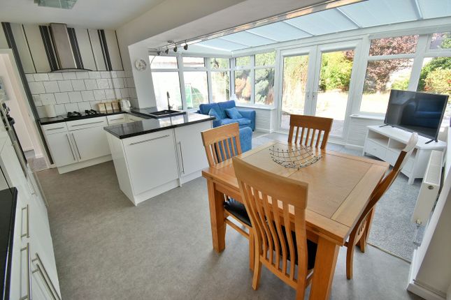 St Marys Road, Ferndown photo 4