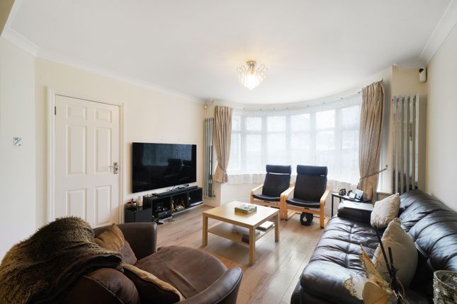 86, Regal Way, Harrow photo 2