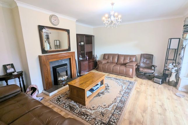 62, Darlington photo 2