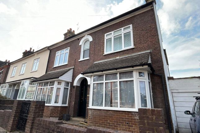 Thumbnail Flat to rent in Great Northern Road, Dunstable, Bedfordshire