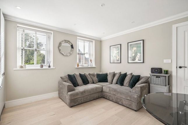 Flat 10, St. Marks House,, Station Road, Buckinghamshire photo 3