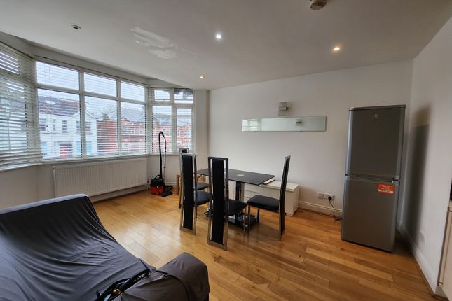 Thumbnail Flat to rent in Vaughan Avenue, Hendon