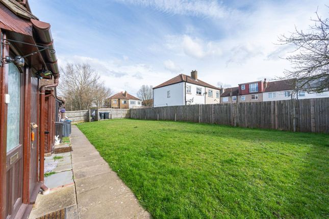 Maisonette for sale in Middlesex Road, Mitcham
