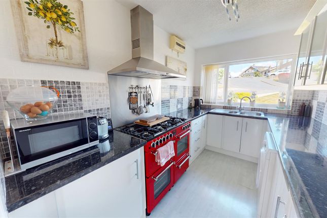 19, Greenacres Drive, Halifax photo 3