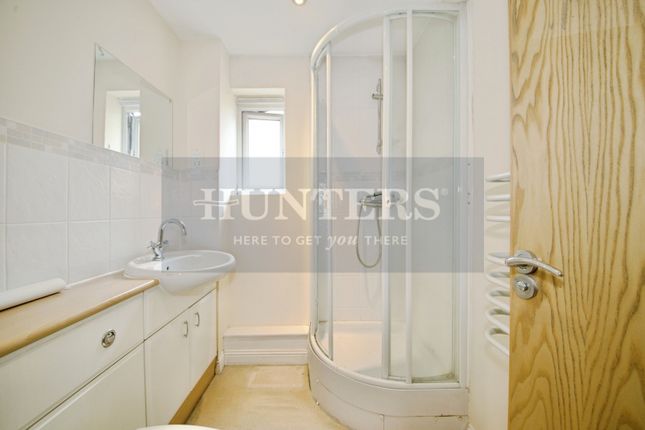 Flat 6, Homerton Court 2, Magdalene Gardens, London photo 4