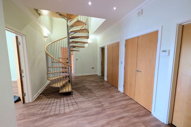 Flat 22, The Manor, Woodford Green photo 3
