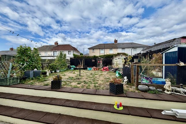 43, Trosnant Crescent, Hengoed photo 4