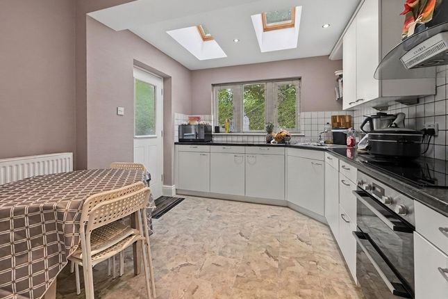 5 Montpellier Mews, Salford photo 3