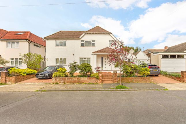 Thumbnail Property for sale in Cotsford Avenue, New Malden