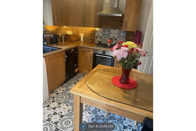 Shaw Drive, Walton On Thames photo 5