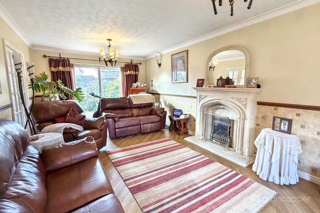 11, Chichester Close, Nuneaton photo 2