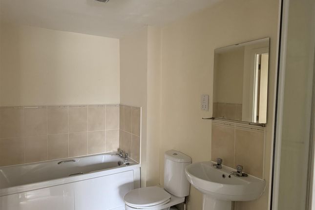 4 Arrivato Plaza, Hall Street, St. Helens photo 3