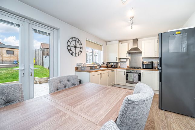 14, Aspen Drive, Gorebridge photo 2