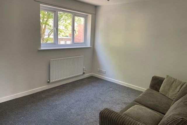 Thumbnail Flat to rent in Commercial Road, Bulwell, Nottingham