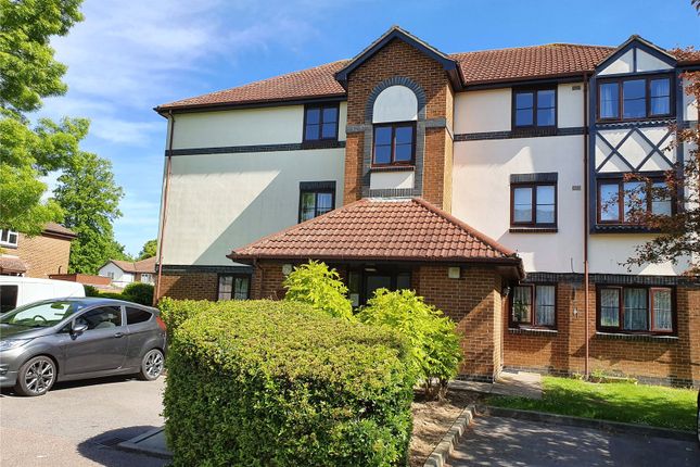 Thumbnail Flat to rent in Wordsworth Mead, Redhill, Surrey