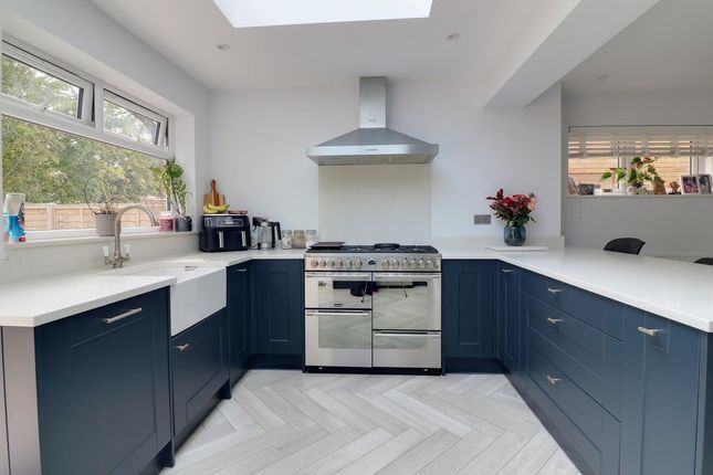 14, Place Crescent, Waterlooville photo 4