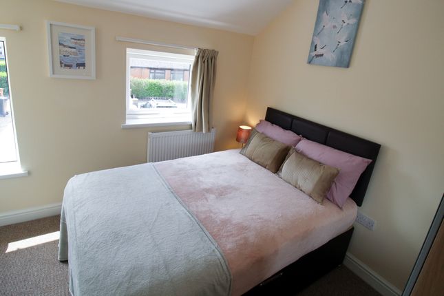 Room to rent in West End Lane, Rossington