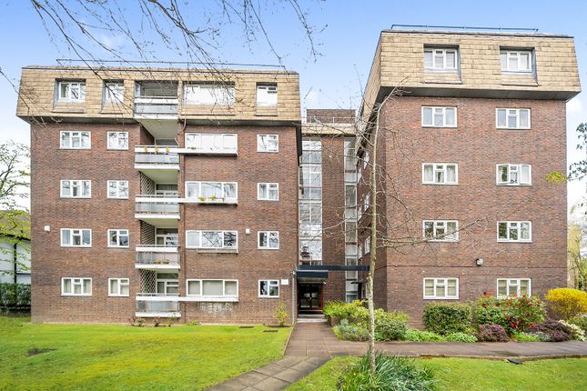 Flat for sale in Lodge Close, Canons Drive, Edgware, Greater London.