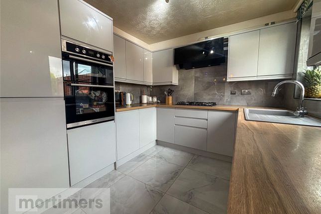30, Heys Court, Lancashire photo 2