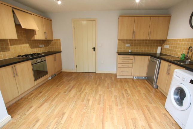 20, Crofters Court, Doncaster photo 4