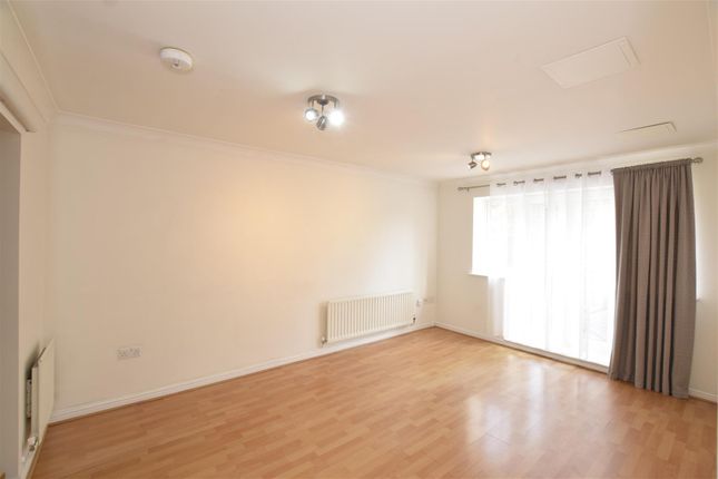 Flat 20, Century House, Forty Avenue, Wembley photo 2