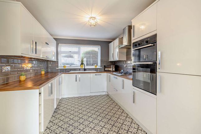 End terrace house for sale in Glencoe Gardens, Leeds, West Yorkshire