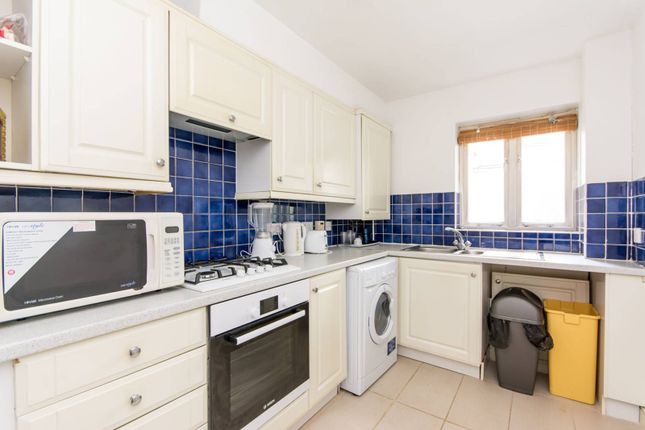 Flat for sale in Coverdale Road, Brondesbury, London