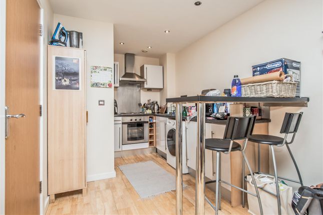 Flat 16, Bonaire, Gotts Road, Leeds photo 3