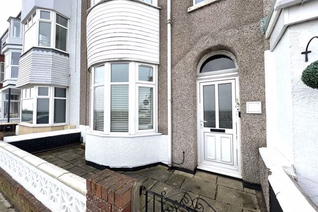 Thumbnail Flat to rent in Kingsway, Cleethorpes