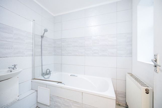 74 Windsor Road, Thornton Heath photo 5