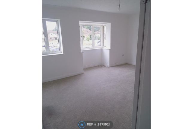 Cavendish Square, Longfield photo 3