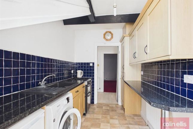 Flat 8 - 49, Esplanade Road, Scarborough photo 4