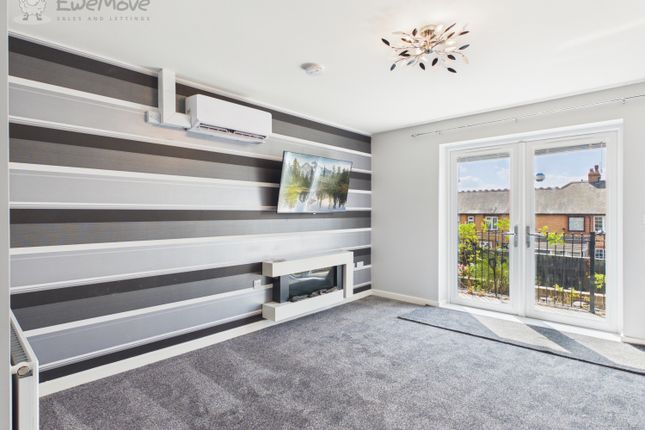3, Emerald Green Grove, Rotherham photo 2