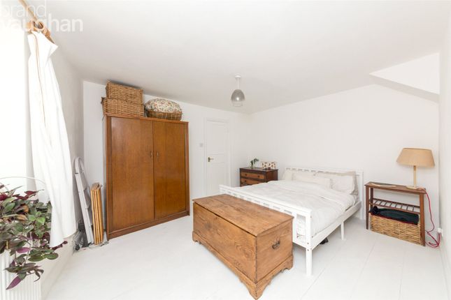 Flat to rent in Upper Rock Gardens, Brighton, East Sussex