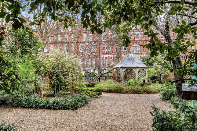 Flat for sale in Barkston Gardens, South Kensington, London