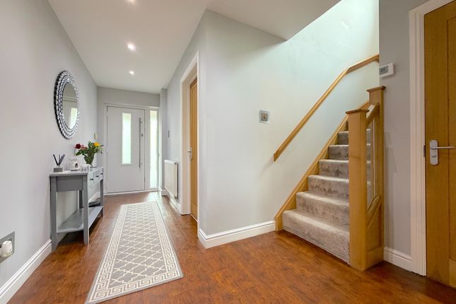 4, Honeysuckle Way, Walsall photo 2
