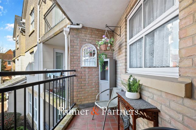 17, Wallace Road, Mile End, Essex photo 4