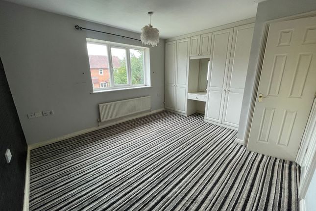 31, Meadow Brook Close, Derby photo 5