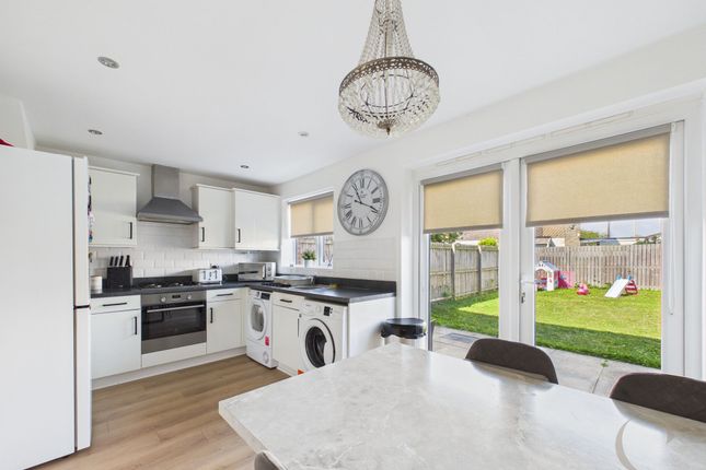 33 Bronte Way, South Shields photo 2