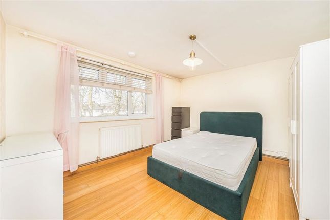 40 Kingscroft, King's Avenue, London photo 4