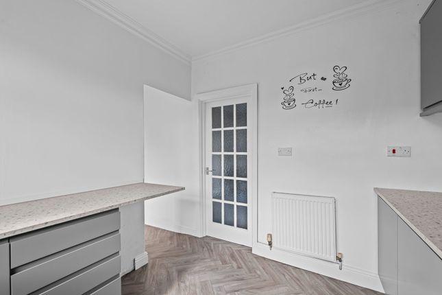 11, Park Lane, Rotherham photo 4