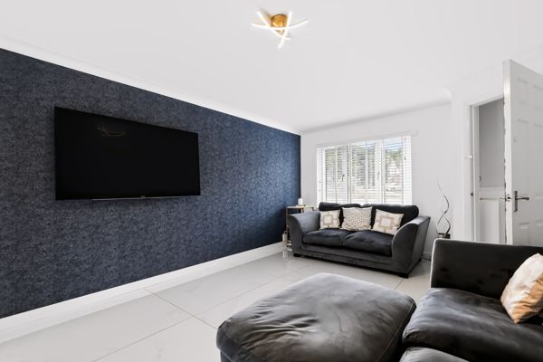 10, Levern Bridge Road, Glasgow photo 4