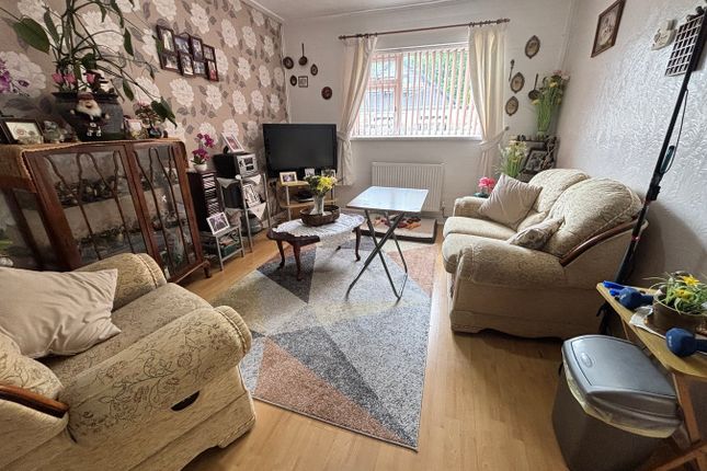 Tawelan Bungalow, Pentremeurig Road, Carmarthen photo 4