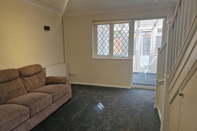 14, Studio Way, Borehamwood photo 2