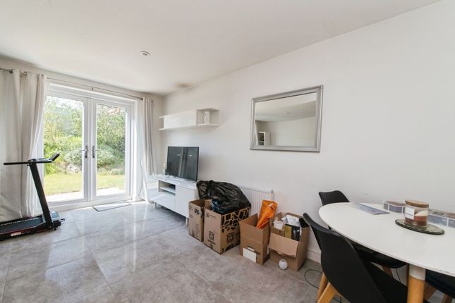8, Hodges Close, Honiton photo 2