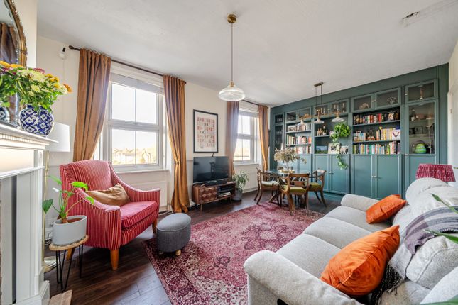 2-bed flat on 9B, Delacourt Road, London, £330,000