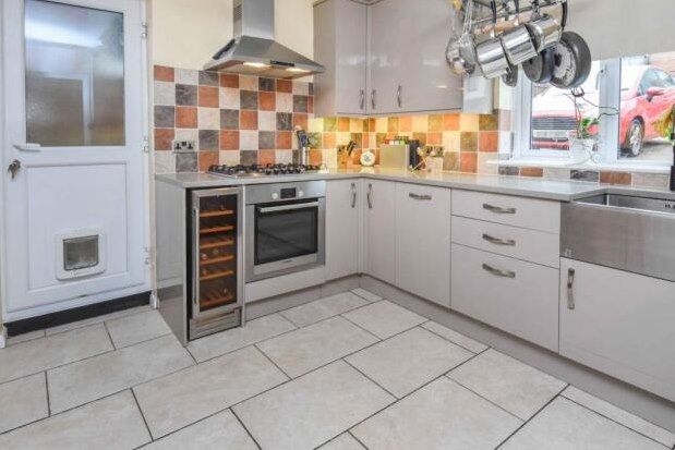 Thumbnail Property to rent in Hillrise Road, Romford