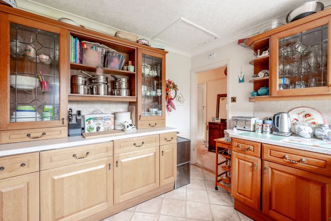 15 Gloucester Avenue, Great Yarmouth photo 3