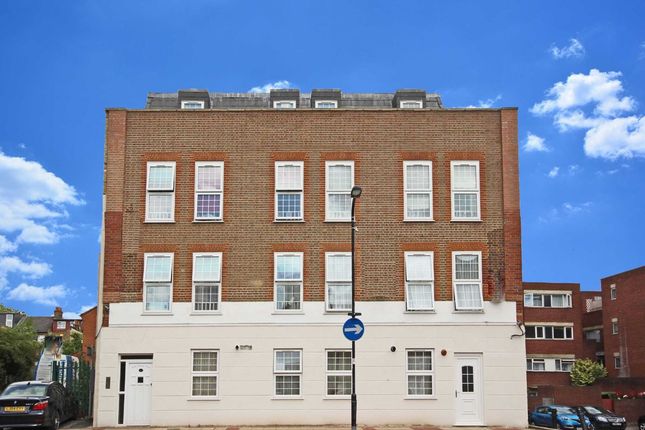 Flat to rent in Church Road, London