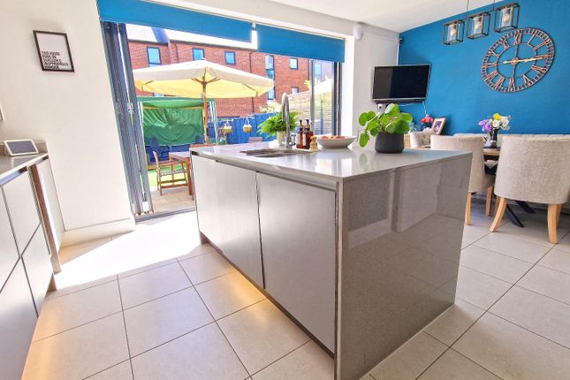 16, Lindh Road, Bicester photo 2